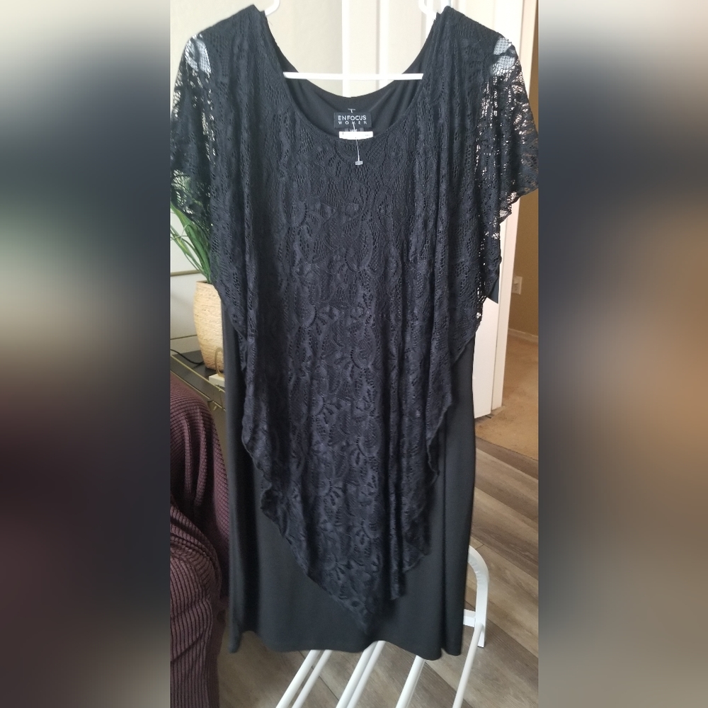 Enfocus Women, black dress with modern, asymmetric lace detailing, size  16W
